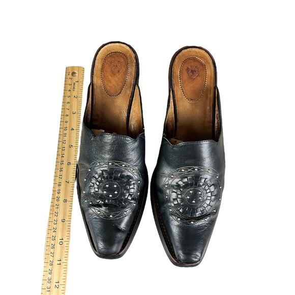 Ariat Mules Women Size 9 B Black Leather Studded Medallion Western Slip On Shoes - Picture 12 of 12